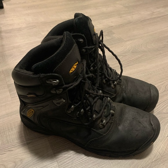 black keen work boots